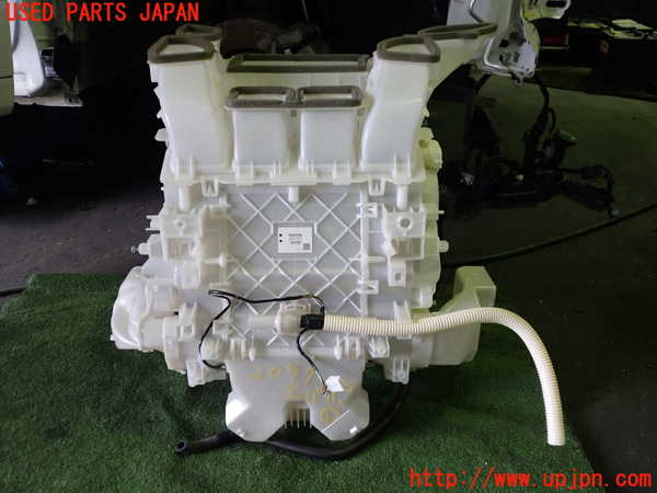 5UPJ-20976081]アルファード(AGH30W)エバポレーター1 (フロント) 中古_m0001.jpg