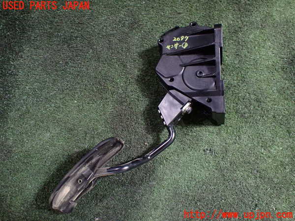 5UPJ-20976381]アルファード(AGH30W)センサー1 (アクセルペダル) 中古_m0003.jpg