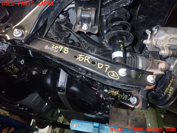 5UPJ-20985205]GR86(BRZ)(ZN8)右リアロアアーム2 中古_m0001.jpg