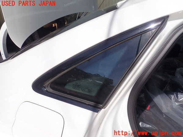 5UPJ-20991380]アウディ・A4(8WDEM)右クォーターガラス M5385 中古_m0001.jpg