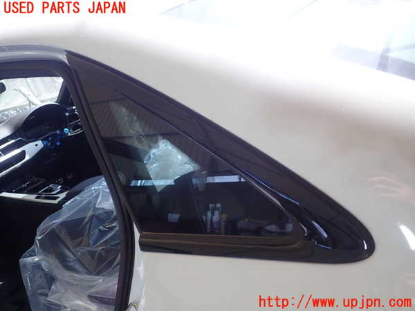 5UPJ-20991382]アウディ・A4(8WDEM)左クォーターガラス M5385 中古_m0001.jpg