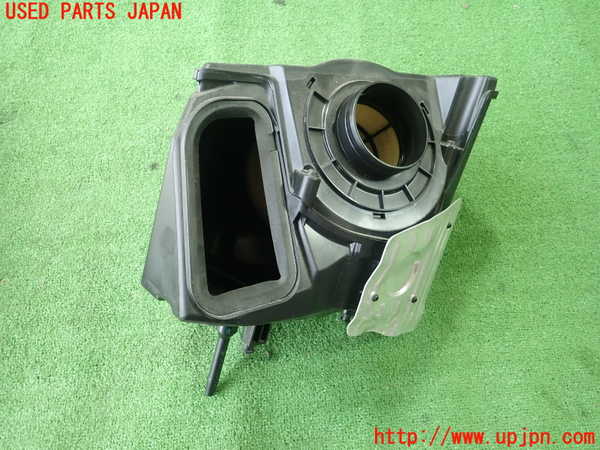 1UPJ-20992560]アウディ・A4(8WDEM)エアクリーナーボックス 中古_m0001.jpg
