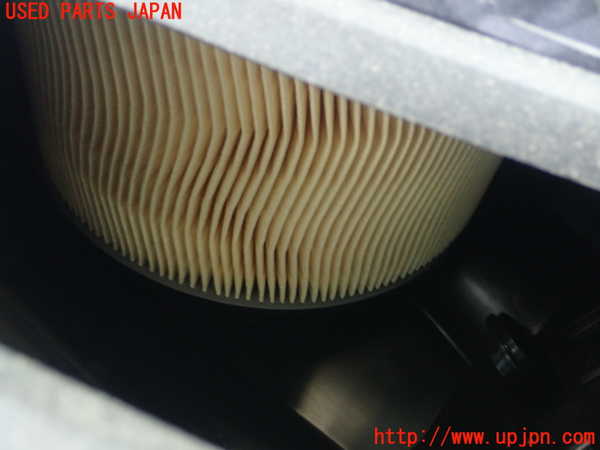 1UPJ-20992560]アウディ・A4(8WDEM)エアクリーナーボックス 中古_m0004.jpg