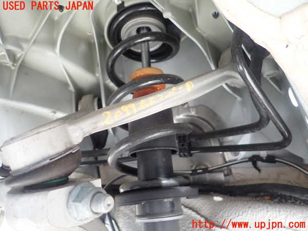 5UPJ-20995126]アウディ・A4(8WDEM)右フロントアッパーアーム1 中古_m0001.jpg