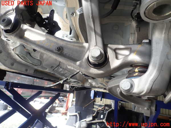 5UPJ-20995186]アウディ・A4(8WDEM)左フロントロアアーム1 中古_m0001.jpg