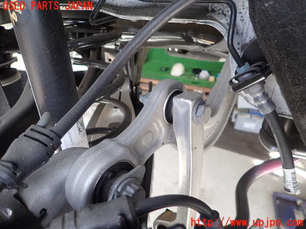 5UPJ-20995146]アウディ・A4(8WDEM)右リアアッパーアーム1 中古_m0001.jpg