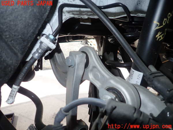 5UPJ-20995156]アウディ・A4(8WDEM)左リアアッパーアーム1 中古_m0001.jpg