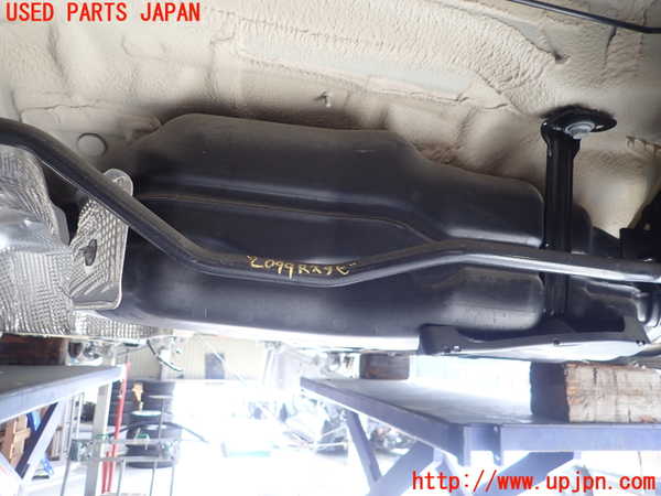 5UPJ-20995445]アウディ・A4(8WDEM)リアスタビライザー 中古_m0001.jpg