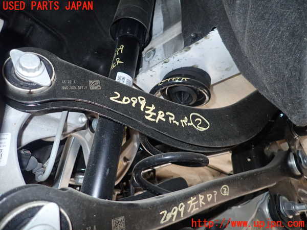 5UPJ-20995157]アウディ・A4(8WDEM)左リアアッパーアーム2 中古_m0001.jpg