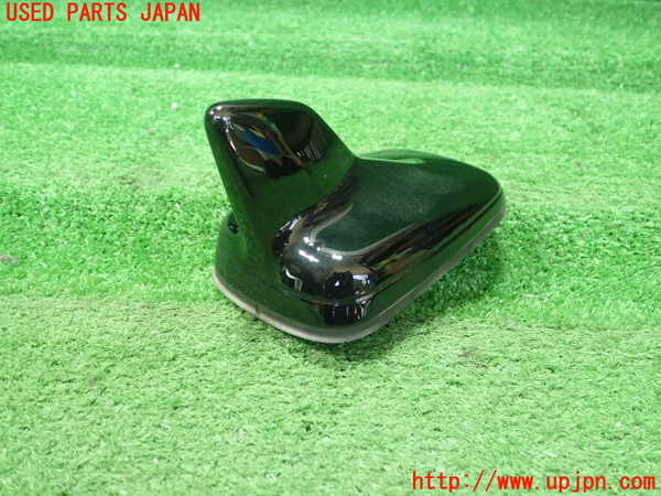 5UPJ-20996550]アウディ・A4(8WDEM)アンテナ 中古_m0002.jpg