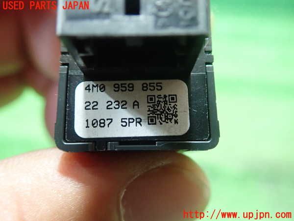 5UPJ-20996245]アウディ・A4(8WDEM)左前パワーウィンドウスイッチ 中古_m0003.jpg