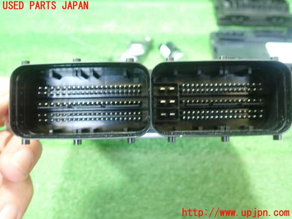 5UPJ-20996110]アウディ・A4(8WDEM)エンジンコンピューター 中古_m0002.jpg