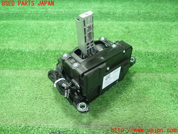 5UPJ-20997555]アウディ・A4(8WDEM)ATシフトレバー 中古_m0002.jpg