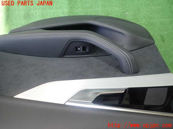 5UPJ-20991294]アウディ・A4(8WDEM)右後ドア内張り 中古_m0002.jpg