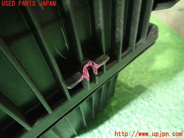 5UPJ-21002560]ジープ・コンパス(M624)エアクリーナーボックス 中古_m0003.jpg