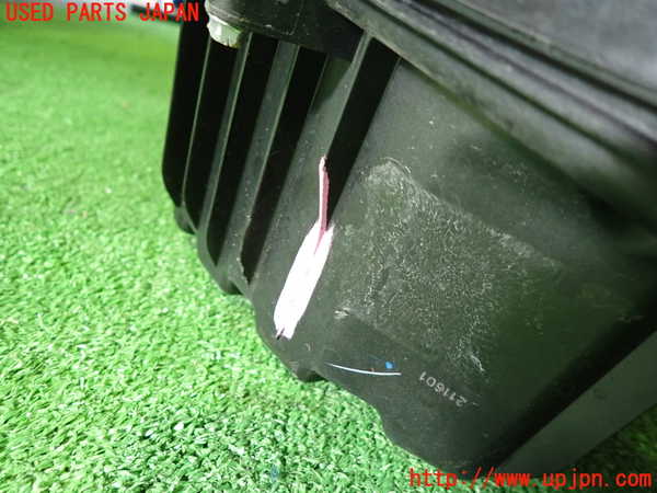 5UPJ-21002560]ジープ・コンパス(M624)エアクリーナーボックス 中古_m0004.jpg