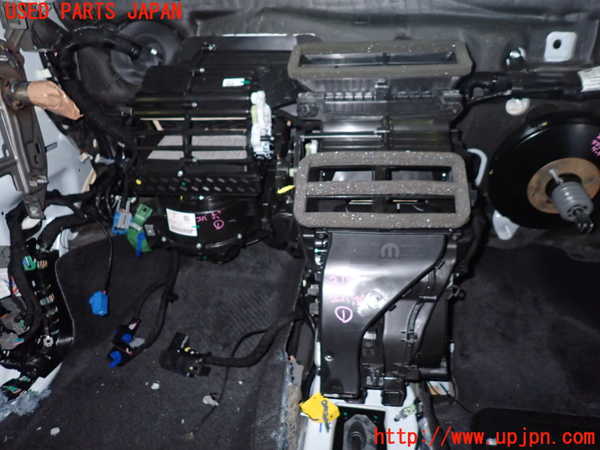 5UPJ-21006081]ジープ・コンパス(M624)エバポレーター1 中古_m0001.jpg