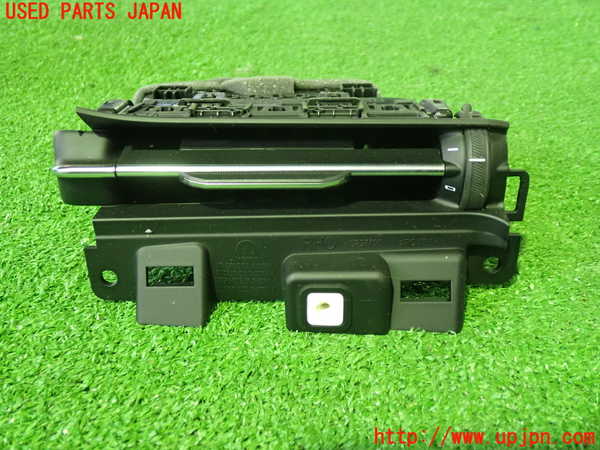 5UPJ-21007526]ジープ・コンパス(M624)エアコン吹き出し口1（右） 中古_m0001.jpg