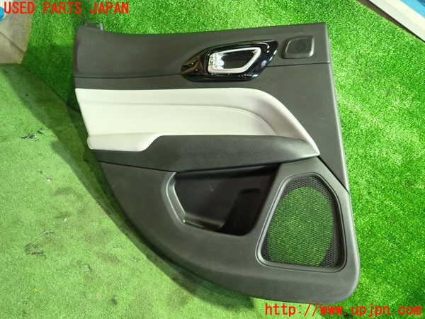 5UPJ-21001324]ジープ・コンパス(M624)左後ドア内張り 中古_m0001.jpg