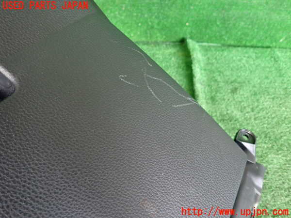 5UPJ-21027516]プリウス(ZVW60)グローブボックス1 中古_m0004.jpg