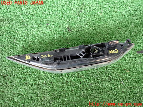 2UPJ-21031160]ポルシェ・カイエン(92AM5502A)右ウィンカーレンズ 【ジャンク品】 中古_m0004.jpg
