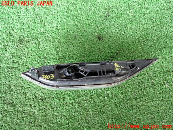 2UPJ-21031162]ポルシェ・カイエン(92AM5502A)左ウィンカーレンズ 【ジャンク品】 中古_m0004.jpg