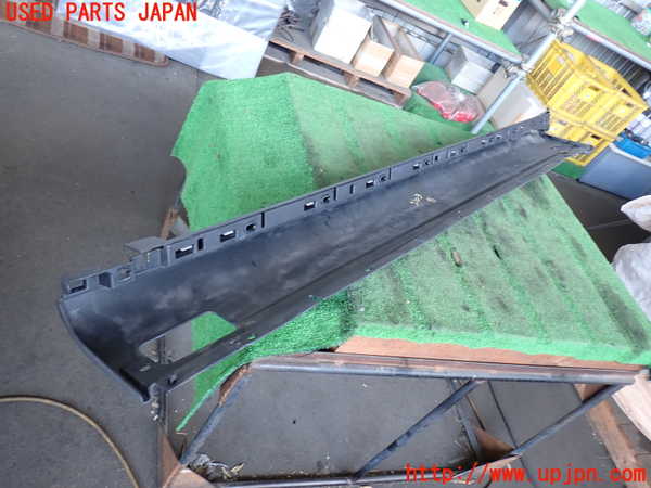 2UPJ-21031390]ポルシェ・カイエン(92AM5502A)右サイドステップ 中古_m0005.jpg