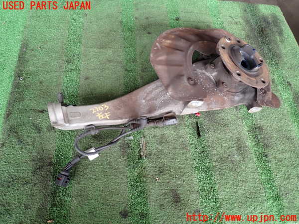2UPJ-21034295]ポルシェ・カイエン(92AM5502A)左フロントナックルハブ 中古_m0001.jpg