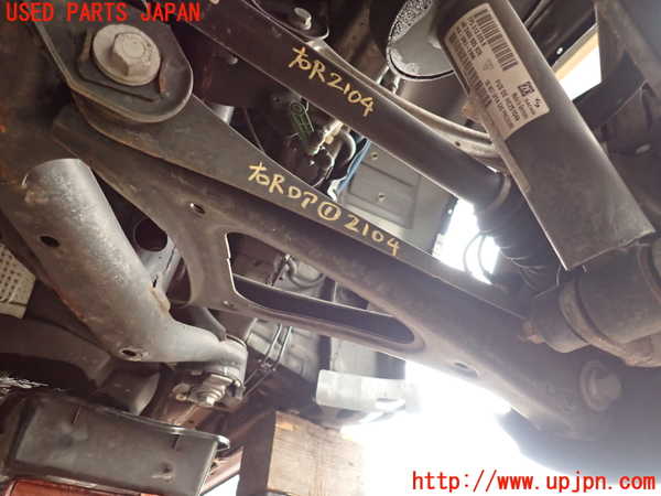 2UPJ-21045200]ポルシェ・カイエン S ハイブリッド(92ACGE)右リアロアアーム1 中古_m0001.jpg