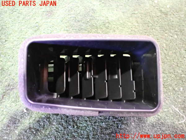 2UPJ-21057527]エクリプスクロス PHEV(GL3W)エアコン吹き出し口2 (右) 中古_m0003.jpg