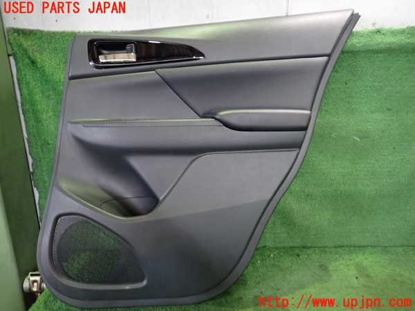 2UPJ-21051294]エクリプスクロス PHEV(GL3W)右後ドア内張り 中古_m0001.jpg