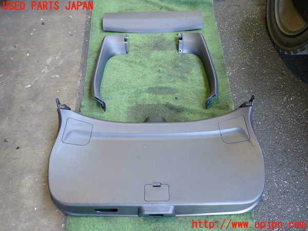 2UPJ-21051578]エクリプスクロス PHEV(GL3W)バックドア内張り 中古_m0001.jpg