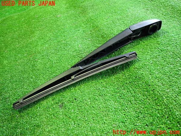 5UPJ-21061661]プリウスα(ZVW41W)リアワイパーアーム1 中古_m0002.jpg