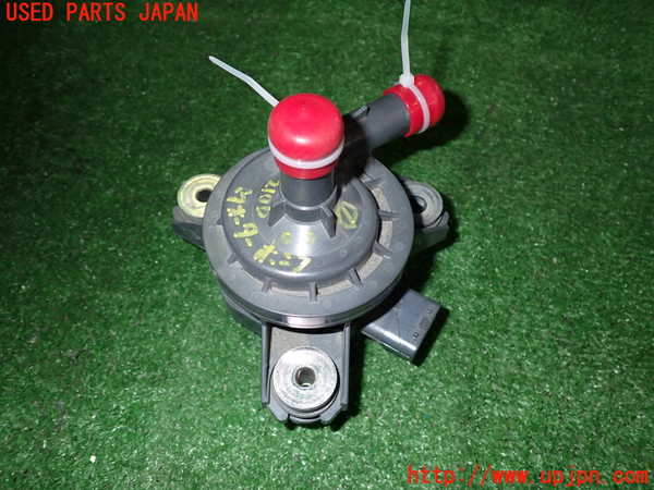 2UPJ-21062110]プリウスα(ZVW41W)ウォーターポンプ 中古_m0001.jpg