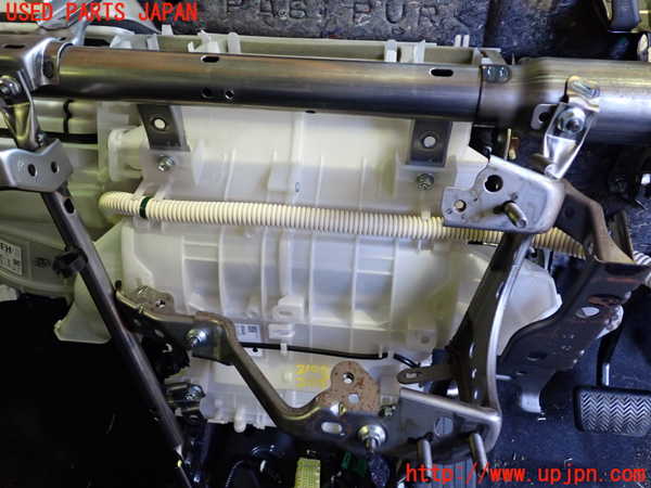 5UPJ-21066081]プリウスα(ZVW41W)エバポレーター1 中古_m0001.jpg