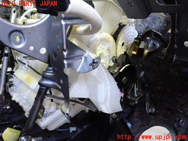 5UPJ-21066081]プリウスα(ZVW41W)エバポレーター1 中古_m0002.jpg