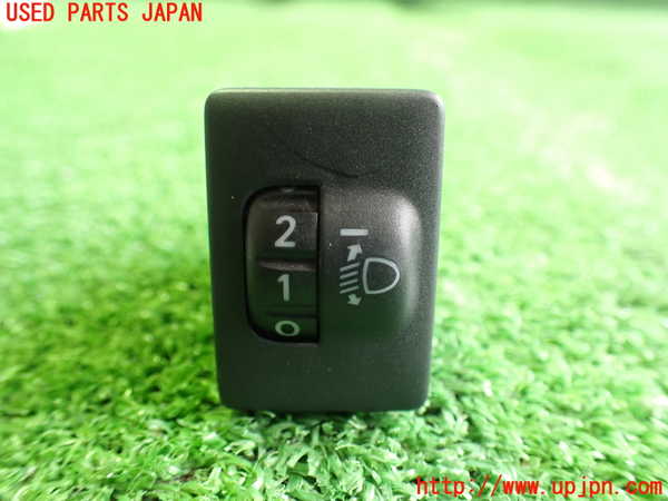 5UPJ-21066308]プリウスα(ZVW41W)スイッチ3 (ヘッドライトレベライザー) 中古_m0001.jpg