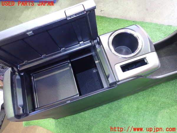 5UPJ-21067540]プリウスα(ZVW41W)センターコンソール 中古_m0003.jpg