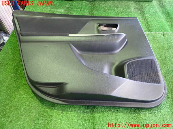 5UPJ-21061324]プリウスα(ZVW41W)左後ドア内張り 中古_m0001.jpg
