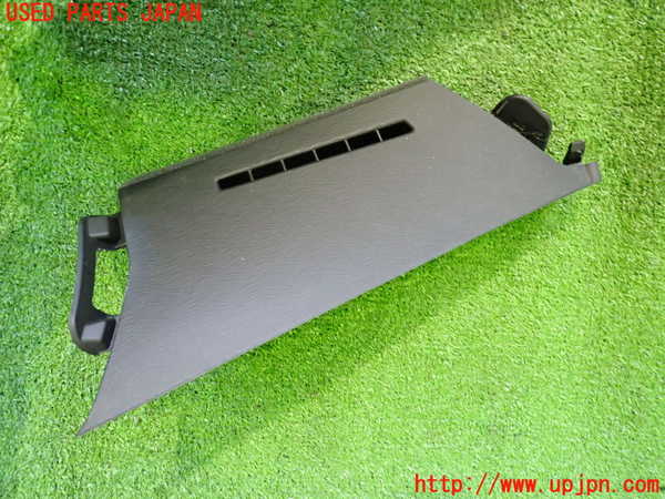 5UPJ-21067655]プリウスα(ZVW41W)右フロントピラートリム 中古_m0002.jpg