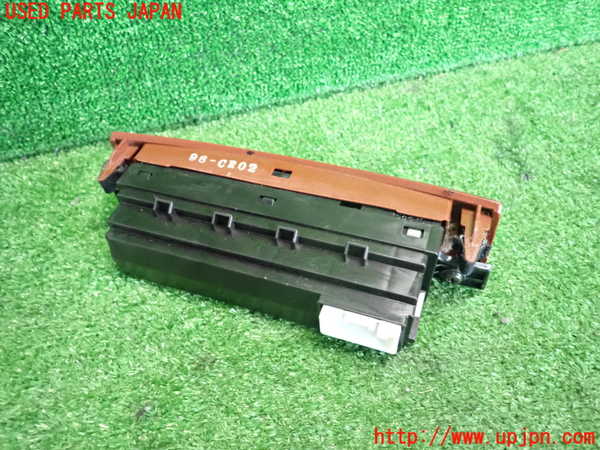 2UPJ-21076306]セルシオ 30系後期(UCF30)スイッチ1(シートエアコン TRC OFF リアサンシェード) 中古_m0002.jpg