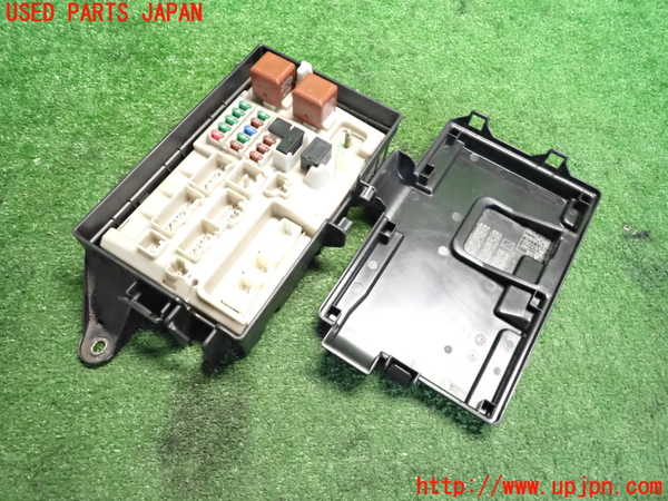 5UPJ-21076741]セルシオ 30系後期(UCF30)ヒューズボックス1 中古_m0004.jpg