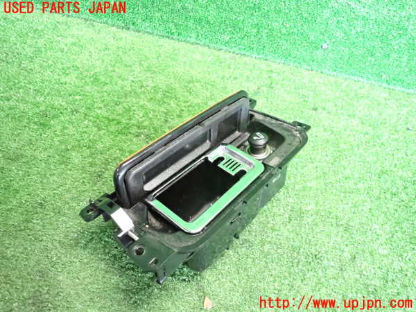 5UPJ-21077821]セルシオ 30系後期(UCF30)灰皿1 中古_m0002.jpg