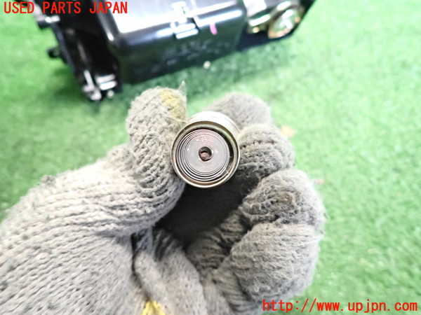 5UPJ-21077821]セルシオ 30系後期(UCF30)灰皿1 中古_m0003.jpg