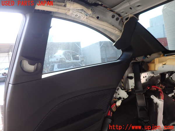 5UPJ-21087675]BMW M235i クーペ F22(1J30)右リアピラートリム 中古 2シリーズ_m0002.jpg