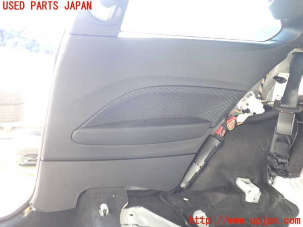 5UPJ-21087675]BMW M235i クーペ F22(1J30)右リアピラートリム 中古 2シリーズ_m0003.jpg