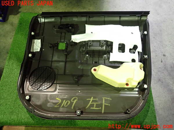 2UPJ-21091264]ジャパン タクシー(JPN TAXI)(NTP10)左前ドア内張り 中古_m0003.jpg