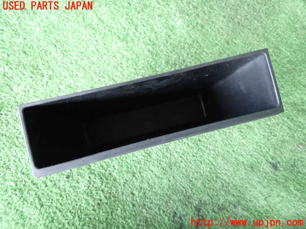 5UPJ-21107841]インプレッサ WRX-STi F型(GDB)小物入れ1 中古_m0003.jpg