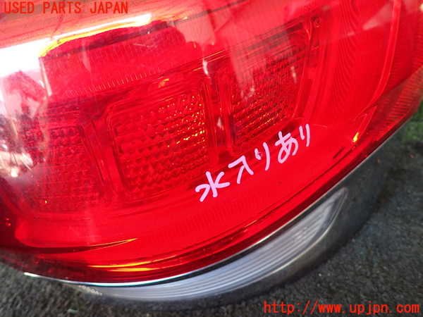 5UPJ-21111530]ジープグランドチェロキー(WK36TA)右テールランプ 中古_m0002.jpg
