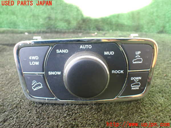 5UPJ-21116306]ジープグランドチェロキー(WK36TA)スイッチ1 (走行モード切替) 中古_m0001.jpg